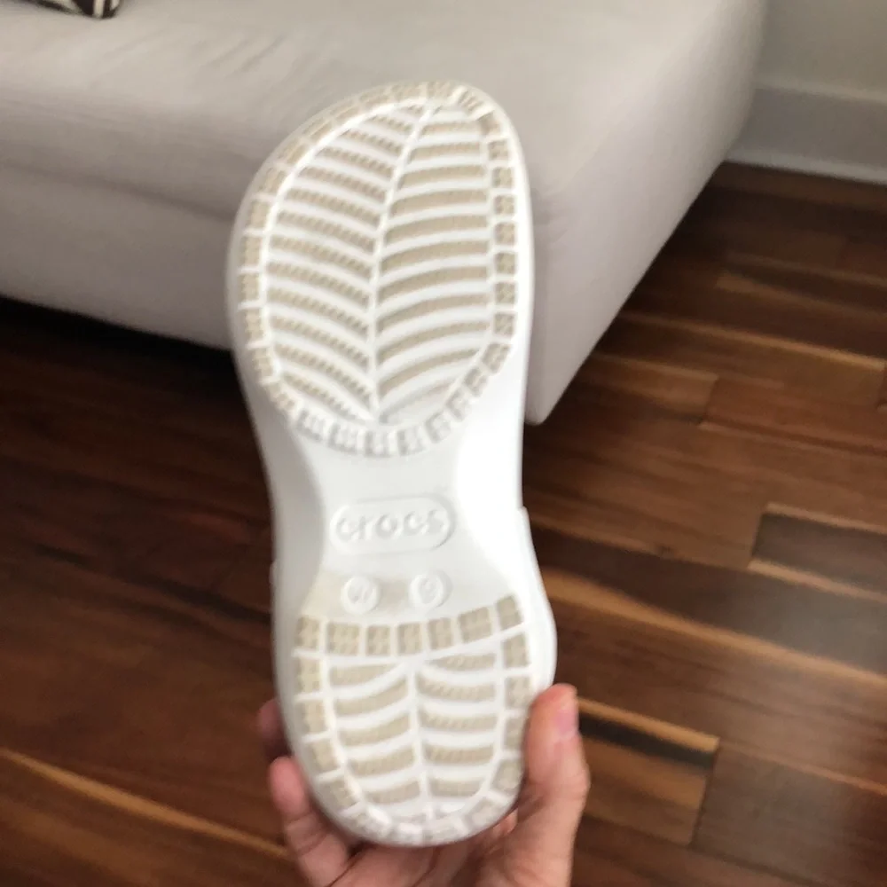 CROCS WHITE PLATFORM CLOGS NWT HAS BEEN TRIED ON IN STORE SIZE WOMENS US9 - Picture 7 of 8